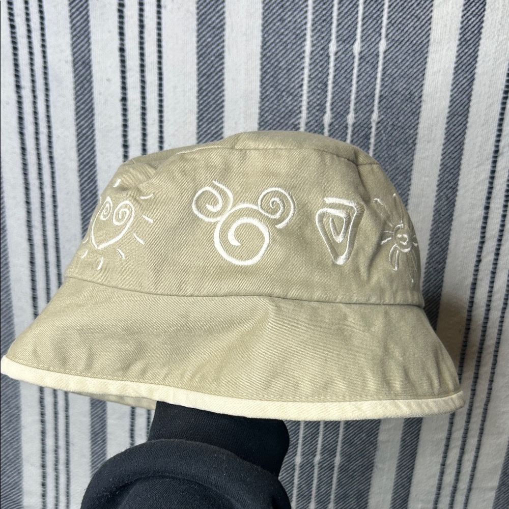Vintage Walt Disney World Youth Embroidered Bucket Hat
